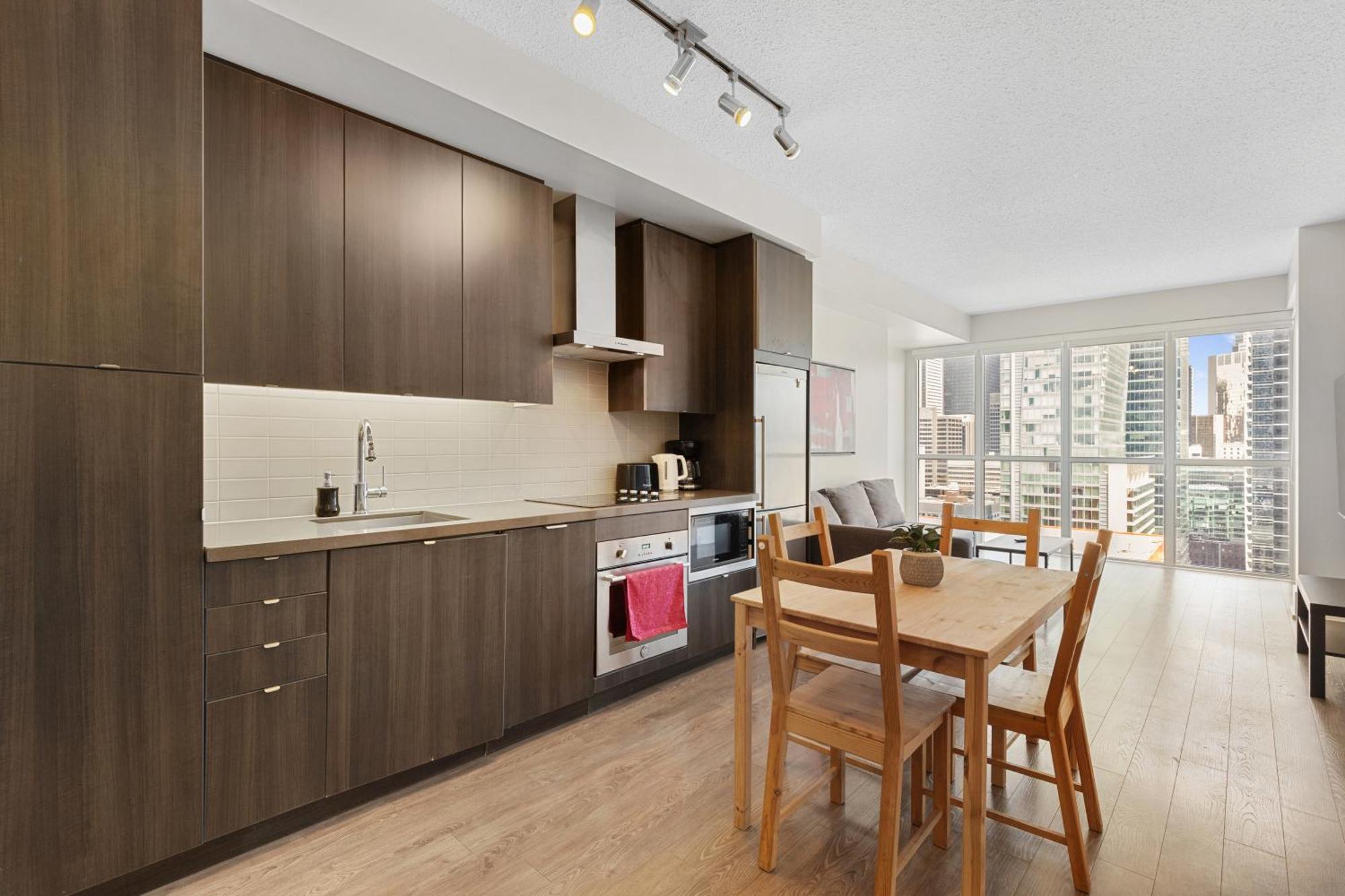 2Bedroom Cn Tower And Water Views - Free Parking - Rooftop Pool Toronto Extérieur photo