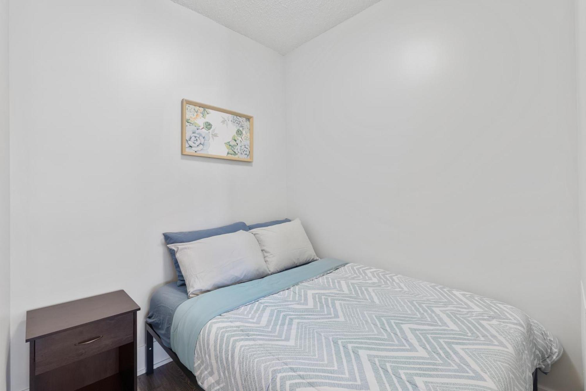2Bedroom Cn Tower And Water Views - Free Parking - Rooftop Pool Toronto Extérieur photo