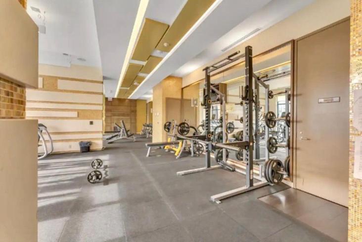 2Bedroom Cn Tower And Water Views - Free Parking - Rooftop Pool Toronto Extérieur photo